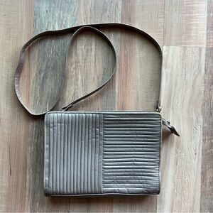 Elegant Gray Quilted Men's Messenger Bag